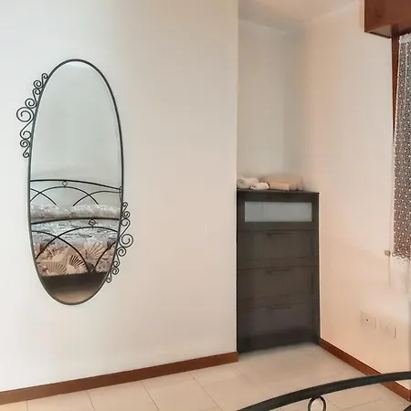 Charming In With Balcony And Parking 60 Sqm شقة
