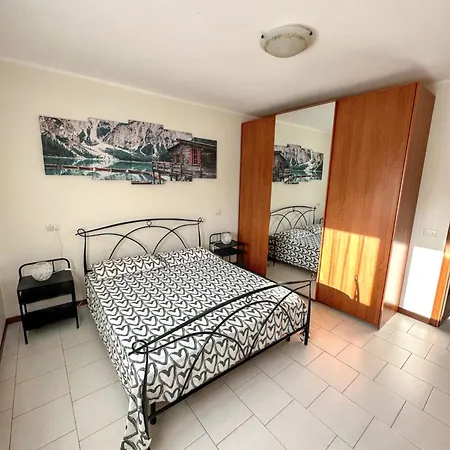 Charming In With Balcony And Parking 60 Sqm شقة *