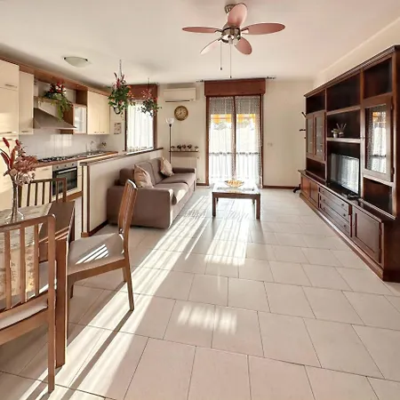 Charming In With Balcony And Parking 60 Sqm شقة